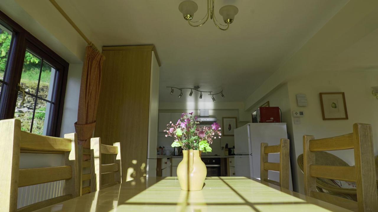 Kilsby Cottage Лланвртид-Уэлс Экстерьер фото